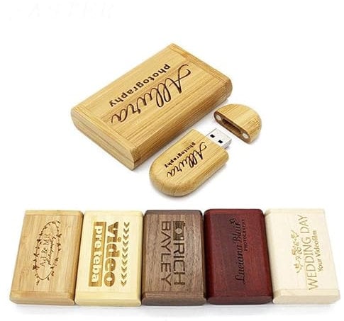 Personalisierte USB-Stick 32 GB 2.0 + Geschenkbox massives Holz mit Gravur Wunschtext Herz Verlobungsringe Liebe Hochzeit Wunschgravur Speicherstick Flash Drive Geschenkidee individuell (Nussbaum)