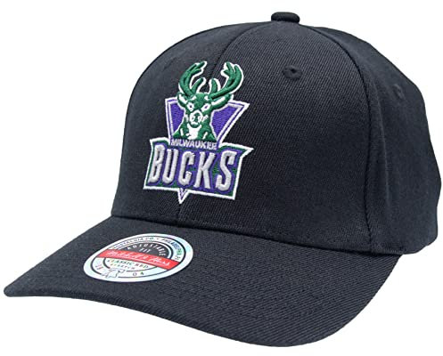 Mitchell & Ness NBA Classic Red Snapback - Milwaukee Bucks