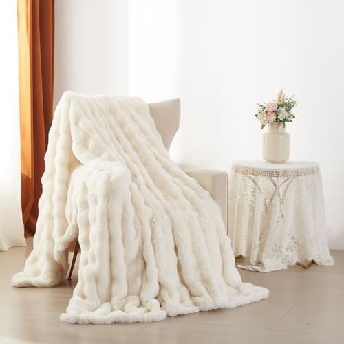 YASMENG Plüsch Kuscheldecke Flauschig Winter Warm Creme Weiß Plüsch Langhaar Kuscheldecke 150x200 Super Weich Geschmeidig Kuschelig Dicke Kaninchen Kunstfell Sofadecke für Bett Sofa Couch Schlafzimmer