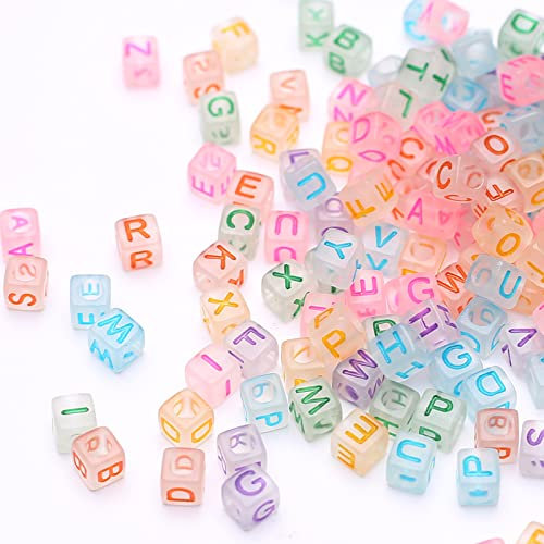 HERZWILD nachtleuchtende buchstabenperlen zum auffädeln ca.1000pcs 6x6mm buchstaben perlen viereckig bastelnperlen Buchstaben A-Z perlen für Schmuck Basteln (color/glow)