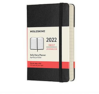 Moleskine 12 Monate Tagesplaner 2022, Tageskalender 2022, fester Einband und elasticher Verschluss, Format Pocket 9 x 14 cm, Farbe Schwarz, 400 Seiten