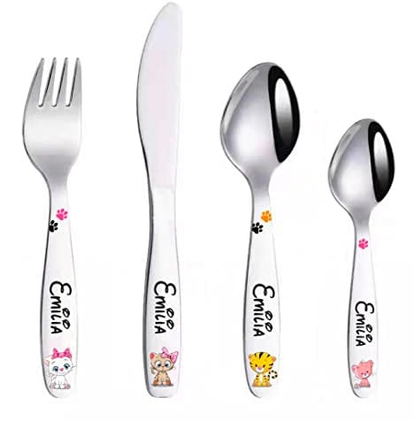 KIDDI-MEDIA Kinderbesteck mit Gravur/Motiv Cute Cats/mit farbigen Katzenmotiven / 4-teilig als Set (alle mit Name graviert) / aus Edelstahl/Gravur Name und Geburtstag möglich
