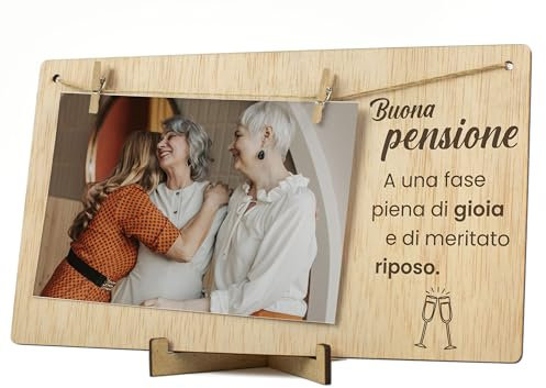 CONTRAXT Portafoto con Mollette in Legno. Regalo Originale Biglietto di Pensionamento Augurando Buona Pensione a Uomo Donna in Pensione Porta Foto con Mollette 10x15 Legno (Pensionamento)