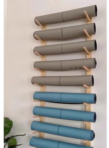 LSRFXF Supporto da Parete per Tappetino da Yoga in Legno, Supporto da Parete Tappetino per Esercizi Rullo in Schiuma e Porta Asciugamani, Ripiano Organizer per Palestra Domestica