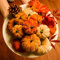 12 Stück Samt Kürbis Herbst Deko Dekoration, Mini Klein Samt Künstliche Kürbisse Zierkürbisse Herbstdeko Herbstdekorationen für Herbst, Halloween, Erntedankfest, Party, Heimdekoration (Orange)