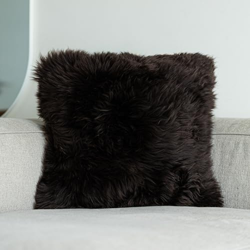 Nordic Sheep Lammfell Kissenbezug 50x50 cm, Kuschelkissen, Schokolade | Echtes Lammfell auf einer Seite, weich & kuschelig, ideal für Sofa & Bett, viele Farbvarianten