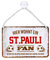 Blechschild Hier wohnt EIN Pauli Fan - Metallschild mit Kordel und Saugnapf - für Fans Ultras Anhänger - Deko Schild Artikel Zubehör - Hängeschild Haustür Eingang - Souvenir Geschenk Idee - 18x12cm