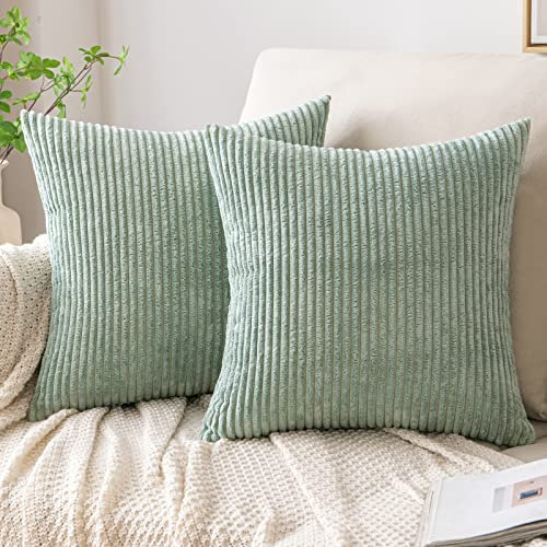 EMEMA Kissenbezug 45x45 cm Kordsamt Kissenbezüge Dekokissen Sofakissen Cord Kissenhülle Zierkissenbezug Kord Dekorative Weiche für Sofa Wohnzimmer Schlafzimmer 2er Set Hellgrün