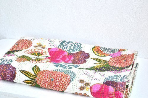 Sophia-Art Zwilling/König Indische Frucht Reversible Tagesdecke Muster Gudri Reine Baumwolle Kantha Style Quilt Blumenfruchtdruck dekorative Kantha Decke (Weiß, König 90 * 108 Zoll)