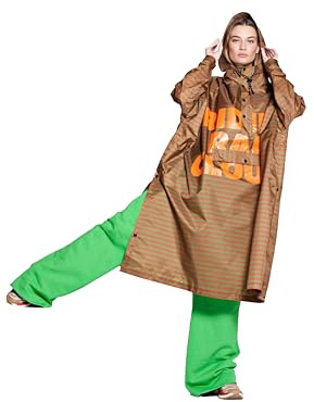 Rainkiss – Regenponcho für Erwachsene – Wasserdicht – PFAS-frei – Einheitsgröße – Brown/Green – 100% recyceltes Polyester – Design: Breton Green Diary