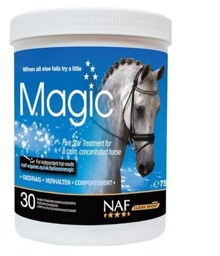 NAF Five Star Magic Pulver für Pferde 750g – Magnesiumhaltiges Beruhigungsergänzungsfuttermittel mit Kräuterzusätzen – Unterstützt Konzentration, Verhalten & Gelassenheit