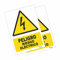 Lot de 2 panneaux de signalisation risque électrique – Dimensions 10 x 15 cm – PVC rigide et résistant – Panneaux homologués à l'encre et matériaux résistants – Idéal pour l'intérieur et l'extérieur.