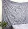 Popular Handicrafts Wandbehang für Schlafzimmer, Hippie-Mandala, Bohemian-Wandteppich, Blumendesign, indisches magisches Denken, Wandteppich, Wohnheim-Dekor, 140 x 210 cm, Grau und Silber