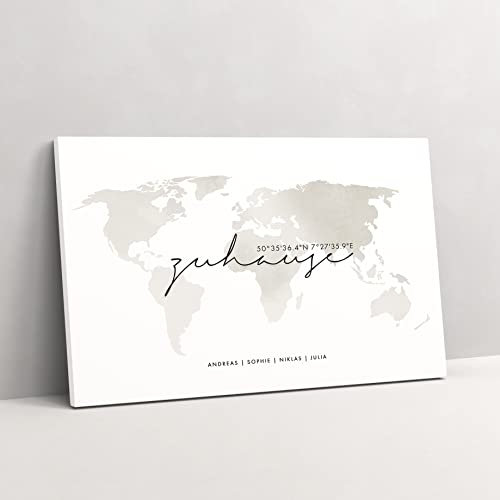 HEI Print Leinwand Weltkarte Zuhause mit Koordinaten und Namen - personalisiertes Bild Weltkarte in beige, Einzugsgeschenk Bild, Familienbild Home, Deko zu Hause (Leinwand)