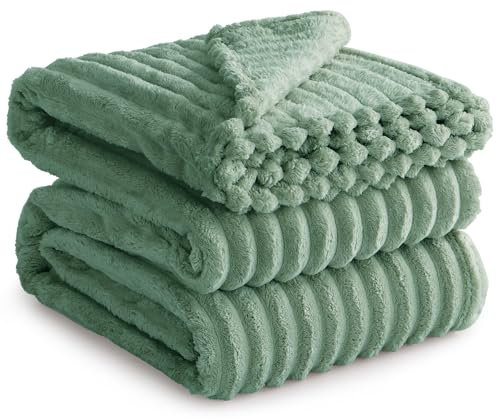 RUIKASI Kuscheldecke Flauschig Decke Grün - 220x240cm XXL Fleecedecke Sofadecke Couchdecke für Wohnzimmer Deko Blanket, Weiche Wolldecke Warme Korddecke als Tagesdecke