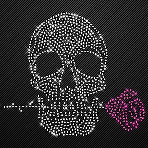 Glitzerdeals Bügelbilder aus Strass Totenkopf mit Rose pink Aufbügler für Textilien Karneval Kostüm Totenkopf Strassmotiv Schädel Skull Glitzer