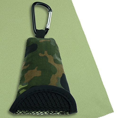 BW Buddy Towel, Microfaser-Tuch, Bundeswehr Flecktarn Hülle, ultra leicht, extrem saugfähig, kompakt, schnelltrocknend & antibakteriell, inkl. Karabiner, Mesh Holster & Trennclip (Flecktarn Grün)