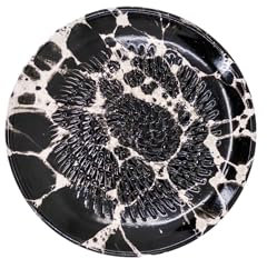 Kaladia Assiette à râper en céramique - Idéale pour le gingembre, le parmesan, etc. - Marbre noir et blanc - Diamètre : 12 cm - Fabriqué et peint à la main - Fabriqué en Espagne