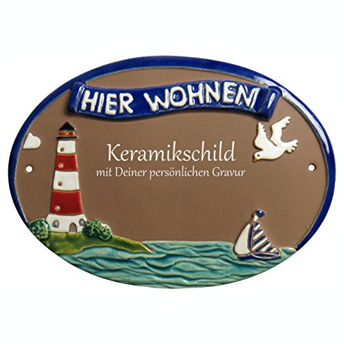 Handarbeit aus Schleswig-Holstein Keramikschild 23,5 x 17,5 cm Motiv Leuchtturm Hier WOHNEN (braun)