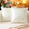 Ohok Weihnachten Gold Heißpräge Samt Kissenbezug, 2er Set Dekorativ Kissenhülle Deko Sofakissen Couchkissen Zierkissenbezüge für Sofa Wohnzimmer Schlafzimmer (Beige Schneeflocke B, 45x45 cm)