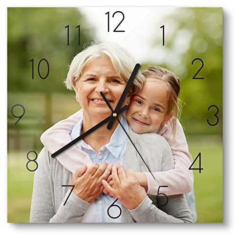 DEQORI personalisierte Glasuhr mit Foto | 30x30 cm, Zahlen, Weiß | eigenes Bild | ausgefallene leise Design Uhr aus Glas | Wanduhr für Wohnzimmer & Küche | Moderne Hingucker Uhr für die Wand
