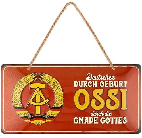 LANOLU retro Blechschild, Ossi durch Geburt Spruch Schild, DDR Deko Retro Schild mit Jutelkordel, Ostalgie Geschenk für Männer, Trabi Fans, Vatertag, 16x32 cm
