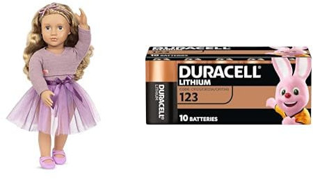 Our Generation - Puppe Savannah - im lila Ballett-Outfit + Duracell High Power Lithium 123 Batterie 3 V (CR123 / CR123A / CR17345), entwickelt für die Verwendung in Sensoren, schlüssellosen Schlössern