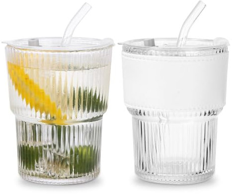 Zhufas 2 Stück 450ML / 15.8OZ Glas mit Deckel und Strohhalm, Gestreifte Trinkbecher mit Cup-Ärmel,Wasserdichtes Design Transparente Glas Smoothie Becher für Cocktails Eiskaffee Trinkgläser