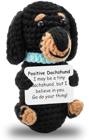 Komergave Lustiger Häkeltiere Dackel Kuscheltier, Handgemachtes Geschenke mit Positiver Energiekarte, Mutmacher Geschenk, Glücksbringer für Dackelliebhaber & Häkel-Liebhaber​