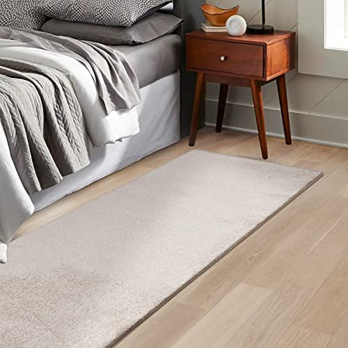 KARAT Bettvorleger - edle Velours Bettumrandung - Teppich Läufer für Schlafzimmer Wohnzimmer - Flauschiger Teppichläufer Sundae (80 x 160 cm, Beige)