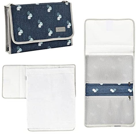 BÉABA Pochette à Langer Bébé avec Matelas de Voyage 100% Coton – Compacte, Pliable, Facile à Transporter – Tapis à Langer, Genève Moonlit Ocean / Jungle