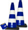 Absperrband blau/weiß geblockt 80 mm breit 100m inkl. 2 Stück UvV-Flex Leitkegel (Pylonen) blau als Absperrset