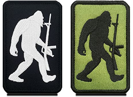 2 Stück Bigfoot ist amtierender Versteckspielmeister Reigning Hide and Seek Champion Patch Militär Patches Aufkleber für Cosplay Paintball Taktische Kleidung Rucksack Uniform Weste
