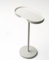 Siqual Design Metall Beistelltisch mit festem Tablett, wetterfest & stabil für Wohnzimmer, Balkon & Garten, Made in EU – Beistelltisch Stan (Weiß)