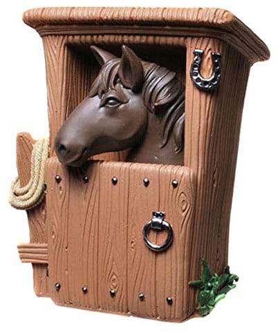 Kremers Schatzkiste Spardose Pferd im Stall Braun - 14 cm Sparschwein Sparkasse - Horse Kunststein Sparbüchse Reitsport Geschenk für Pferdeliebhaber Deko