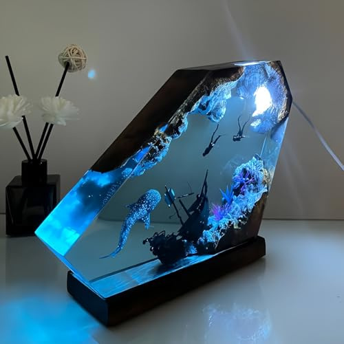 Drawelry 3D Ozean Figur Harz Statue Ornamente mit Holzsockel LED Nachtlicht Epoxidharz Meerestier Hai Wale Oktopus Taucher Figuren Skulptur Mini Meere Aquarium für Zuhause, Büro, Tisch Deko (C2)