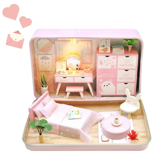 Crafts&Co® DIY Miniature Haus mit Möbeln | DIY Puppenhaus Erwachsene | Hölzernes Puppenhaus-Kit | Holz Mini Haus Modell mit Licht | 1:18 | Rosa Schlafzimmer