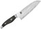 KAI Shun Nagare Santoku 18 cm Longueur de Lame - Lame à Double Noyau en Acier Damascus de 72 Couches VG 2 & VG 10 - Pakkawood Gris-Noir - Fabriqué à la Main au Japon - Couteau de Chef Japonais Forgé