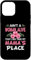Carcasa para iPhone 12 mini «No hay una mujer viva que pueda ocupar el lugar de mi madre», cita: «FlOer»