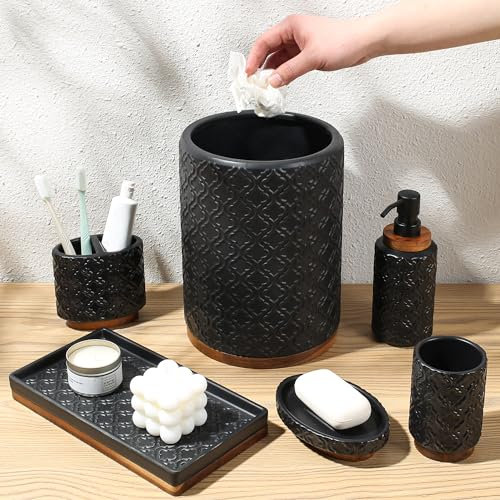RQYIXI Ensemble d’accessoires de salle de bain 6 pièces en céramique et bois avec porte-brosse à dents, distributeur de savon, poubelle, gobelet, porte-savon - Noir