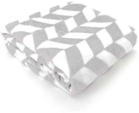 heimtexland ® Kuscheldecke Super Soft Flanell Chevron Raute Wohndecke 200x150 Ethno Decke Silber Grau Typ722
