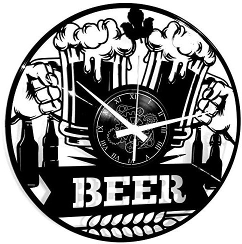 Instant Karma Clocks | Wanduhr Bierkrug Design mit Hopfen & Flaschen | Wanddeko für Bar, Kneipe & Bierliebhaber | Geräuschlosem Quarzwerk