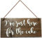 Cartello in legno con scritta in inglese I'm just here for the cake-wedding ringbearer segno cerimonia nuziale, cartello rustico country matrimonio cucina bar pub decorazione in legno decorazione da