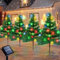Sapin de Noël avec Guirlande Lumineuse Solaire, 4 Arbres de Noël avec Lumières, Lampes Solaires de Jardin avec 80LED Flocon de Neige, Lumières de Noël, Décoration de Noël pour Extérieure Chemin Cour