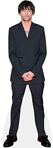 Louis Tomlinson (Black Suit) Pappaufsteller lebensgross