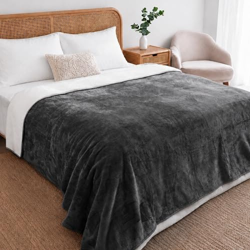 Twinzen wasserdichte Decke 152x203 cm - Sherpa Fleece Kuscheldecke | Reversibel · Hundedecke für Sofa & Bett · Waschbar · Schutzdecke · Flauschige Sofadecke · Katze & Hund