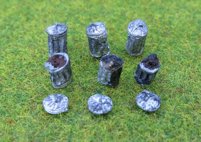 PD Marsh OO GAUGE PAINTED DUSTBINS