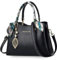 FORRICA Handtasche Damen Henkeltaschen mit Exquisiter Anhänger Elegant Umhängetasche PU Leder Schultertasche für Reisen Bankett Shopper Schwarz