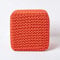 HOMESCAPES gestrickter Sitzhocker Sitzwürfel orange, Strick Sitzpuff 35 x 35 x 35 cm, Strickhocker mit grob gestricktem Bezug aus 100% Baumwolle, Füllung aus 100% Polystyrol