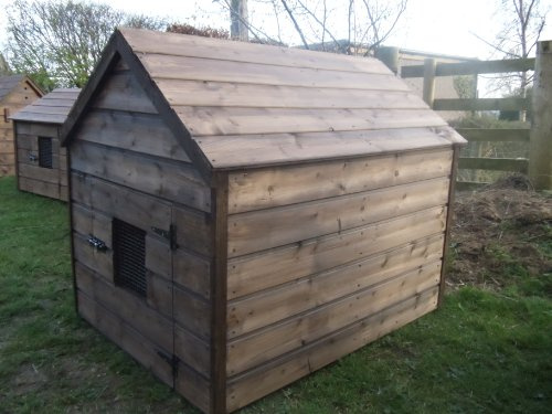 Large wooden dog kennel 120x90x110